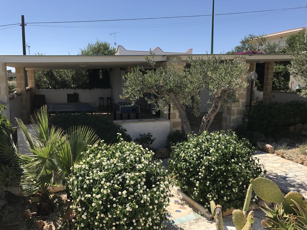 Villa Ceni - Appartamenti Con Camere, Cucina, Wc E Terrazza Sul Mare In Villa Con Piscina, Giardino E Parcheggio Marinella di Selinunte Exterior foto